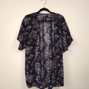 Short sleeved Floral Kimono